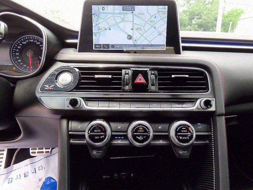 Genesis G70 - Vista 12