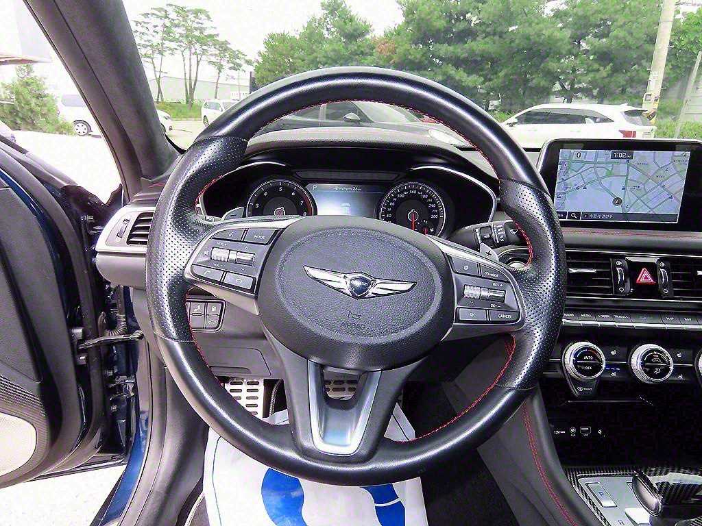 Genesis G70 - Vista 8