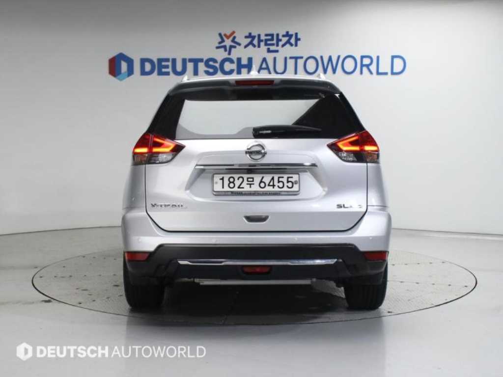 Nissan Extrail - Vista 4