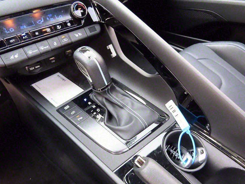 HYUNDAI Avante - Vista 10