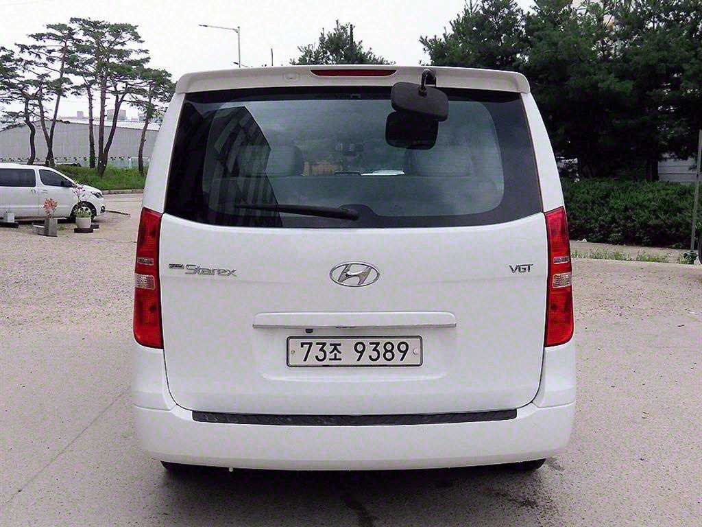 HYUNDAI Starex - Vista 4