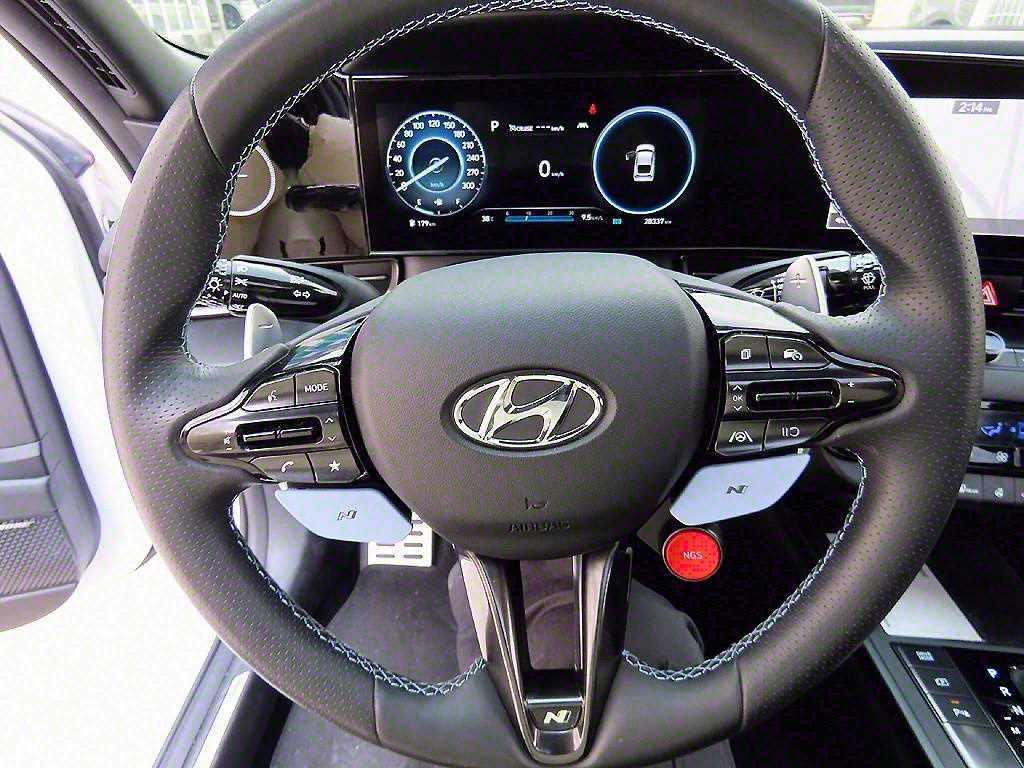 HYUNDAI Avante - Vista 8