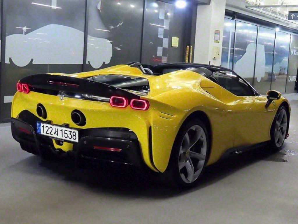 Ferrari SF90 - Vista 4