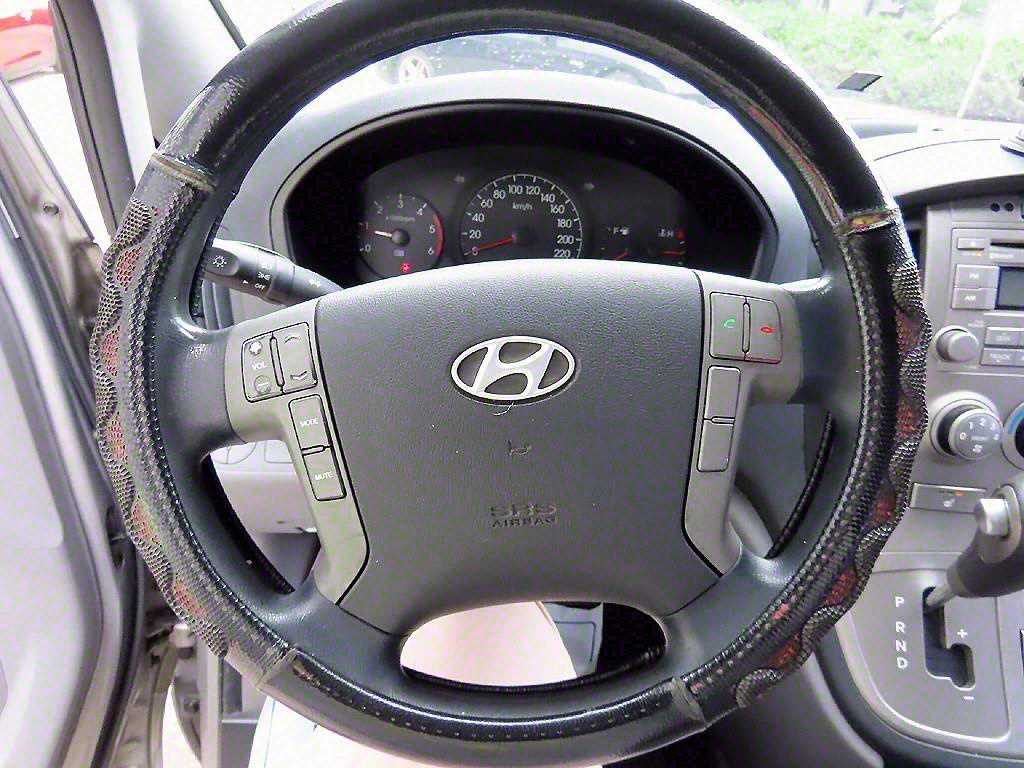 HYUNDAI Starex - Vista 8