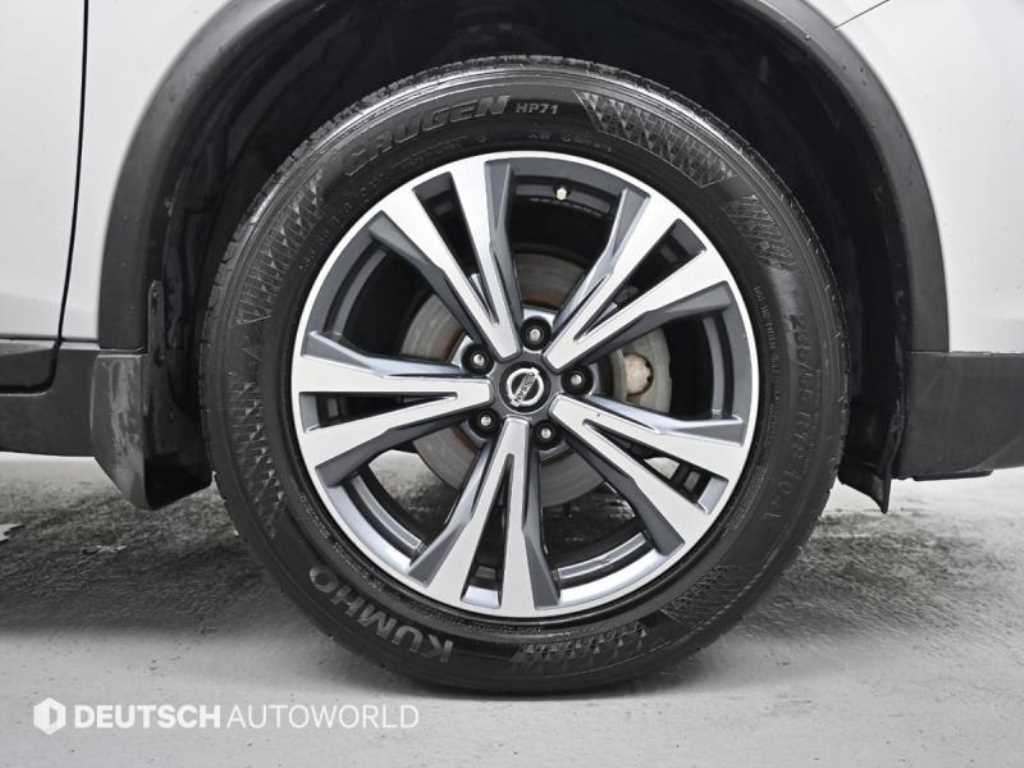 Nissan Extrail - Vista 5