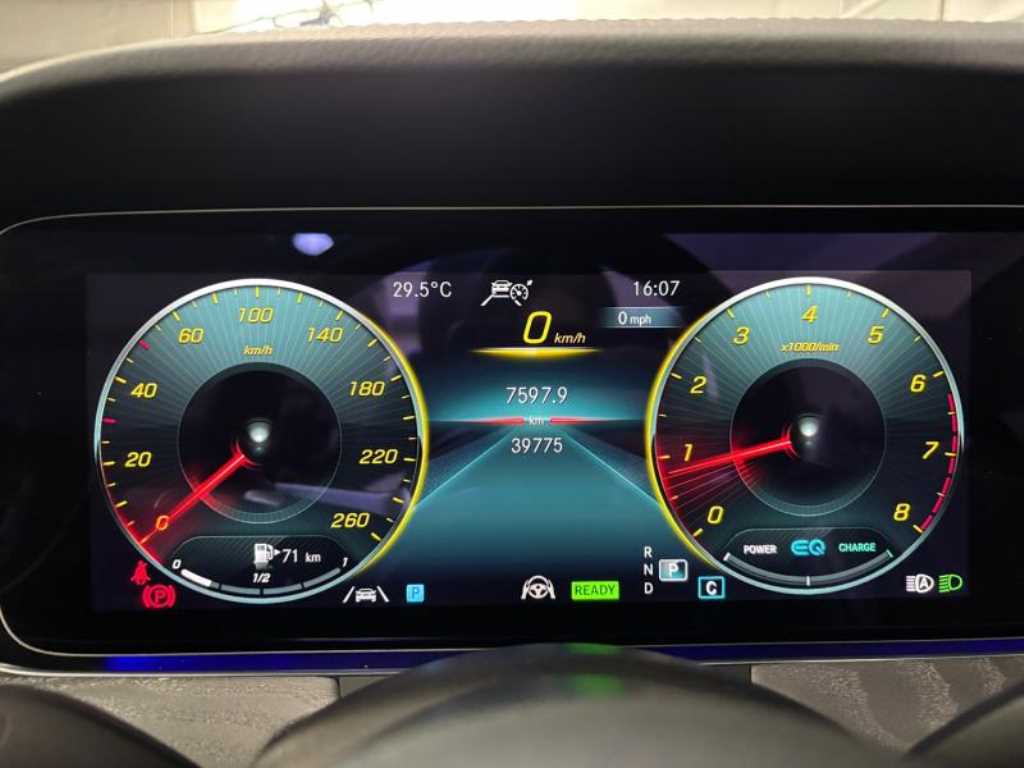 Mercedes Benz E class - Vista 8