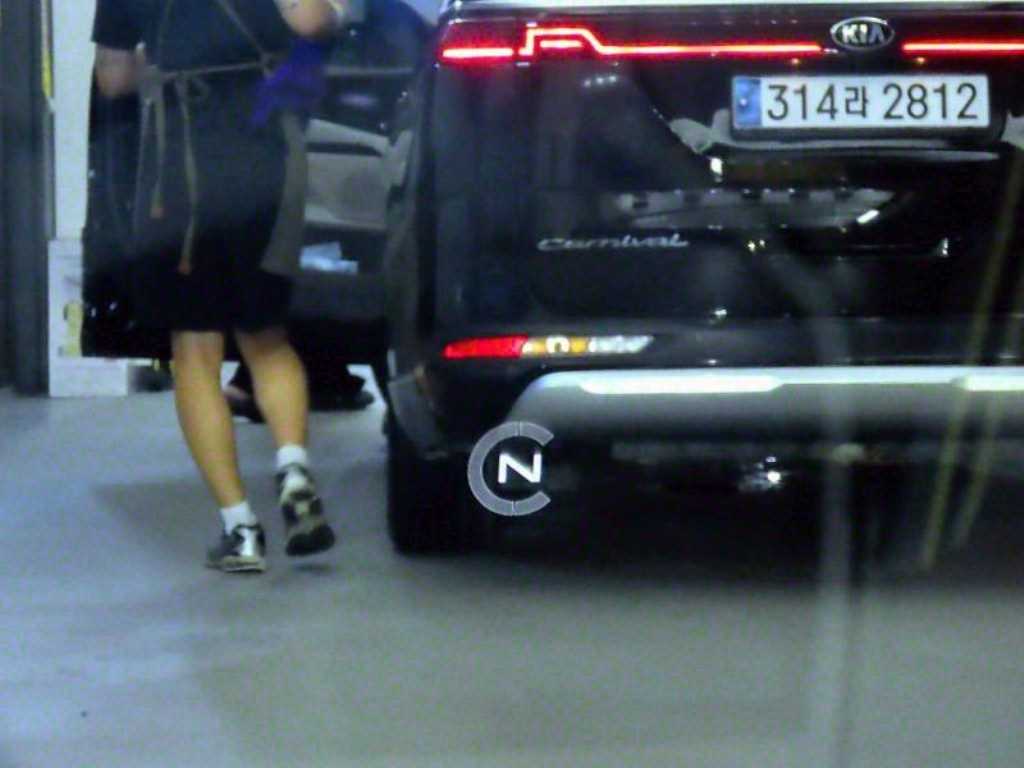 Ferrari SF90 2023 Amarillo - Importación desde Corea - HF Imports Iquique - Foto 18