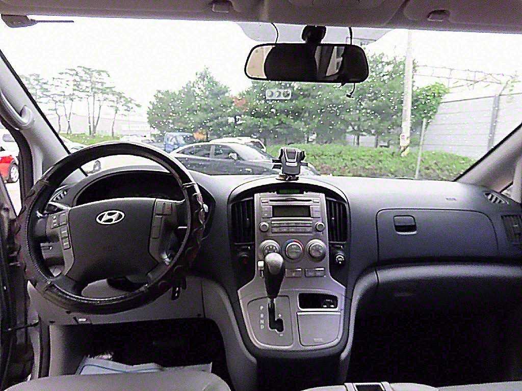 HYUNDAI Starex - Vista 7