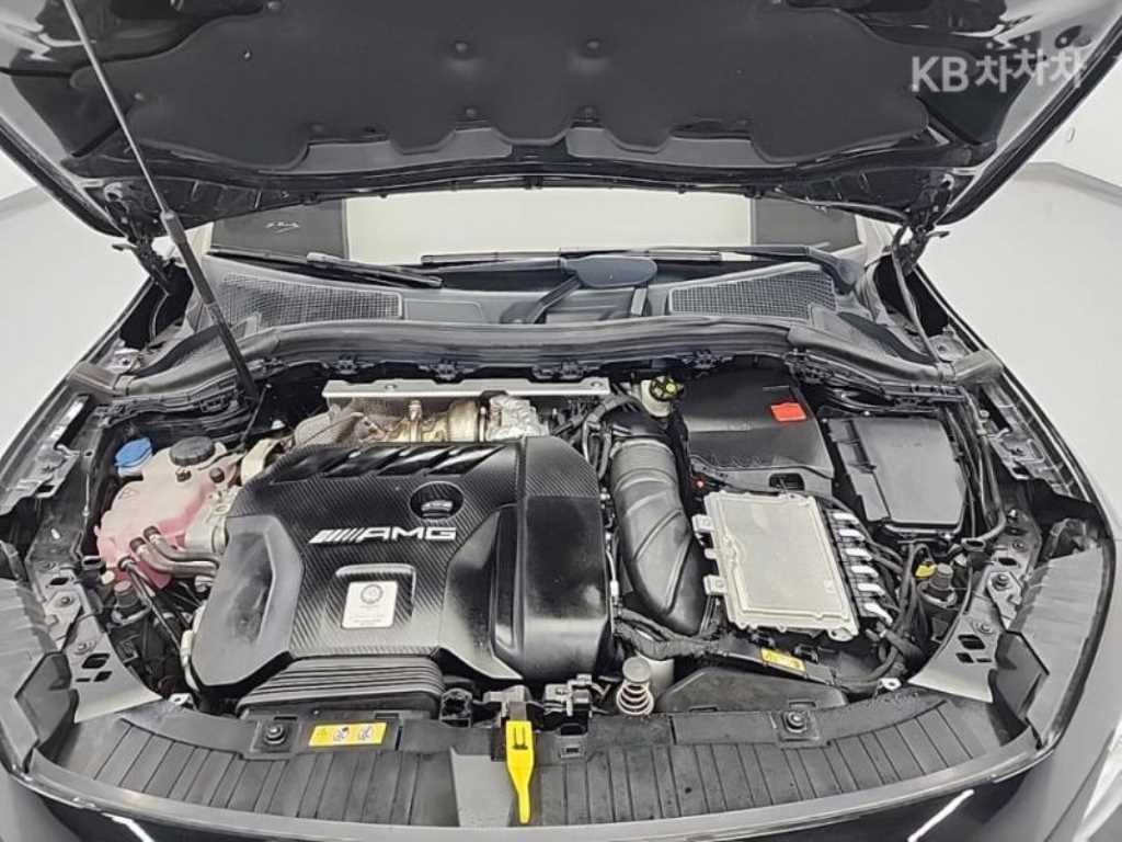 Mercedes Benz GLA Class - Vista 4