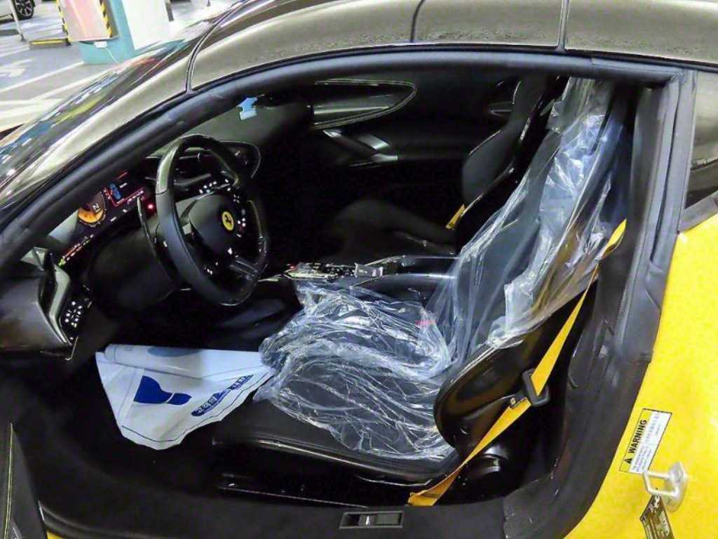 Ferrari SF90 - Vista 11