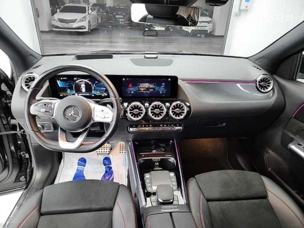 Mercedes Benz GLA Class - Vista 6