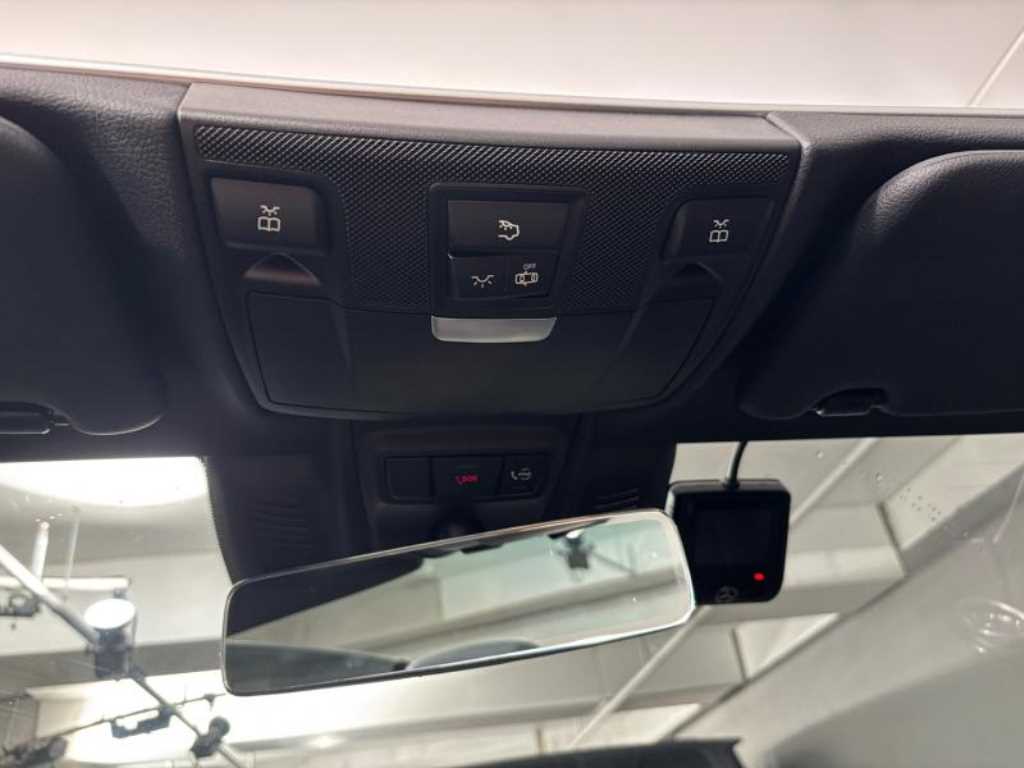 Mercedes Benz E class - Vista 12