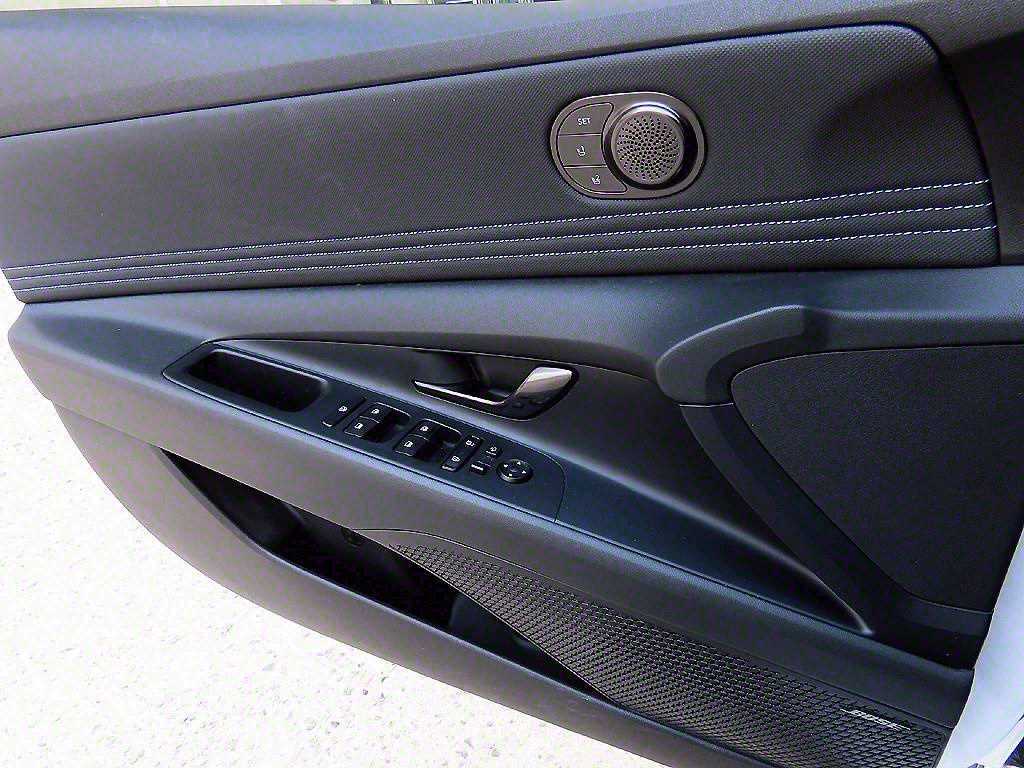 HYUNDAI Avante - Vista 11