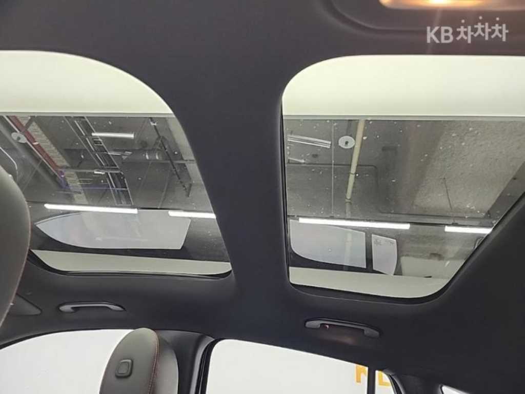 Mercedes Benz GLA Class - Vista 12