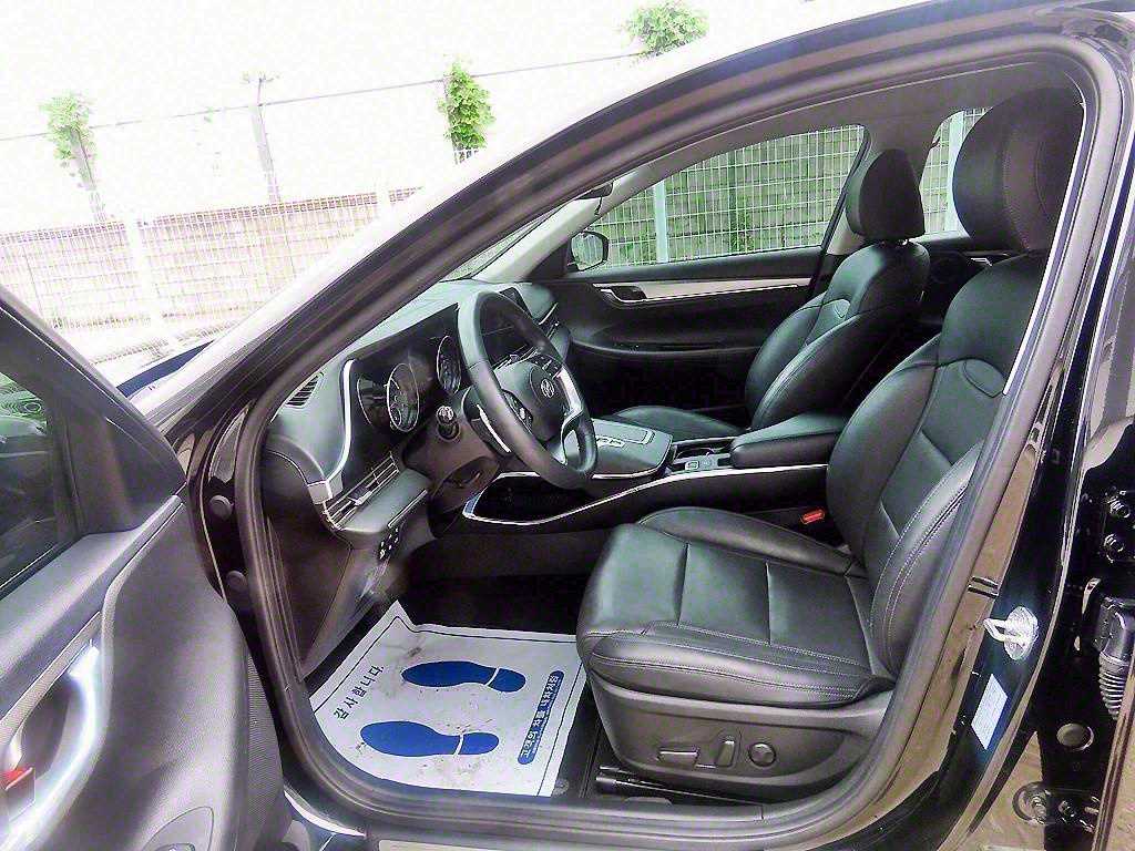 HYUNDAI Grandeur - Vista 5