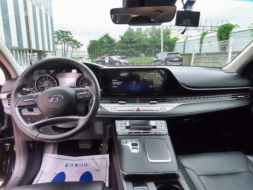 HYUNDAI Grandeur - Vista 7