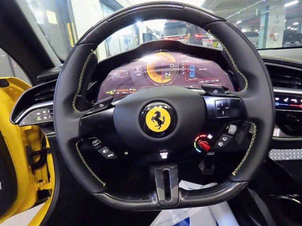 Ferrari SF90 - Vista 12