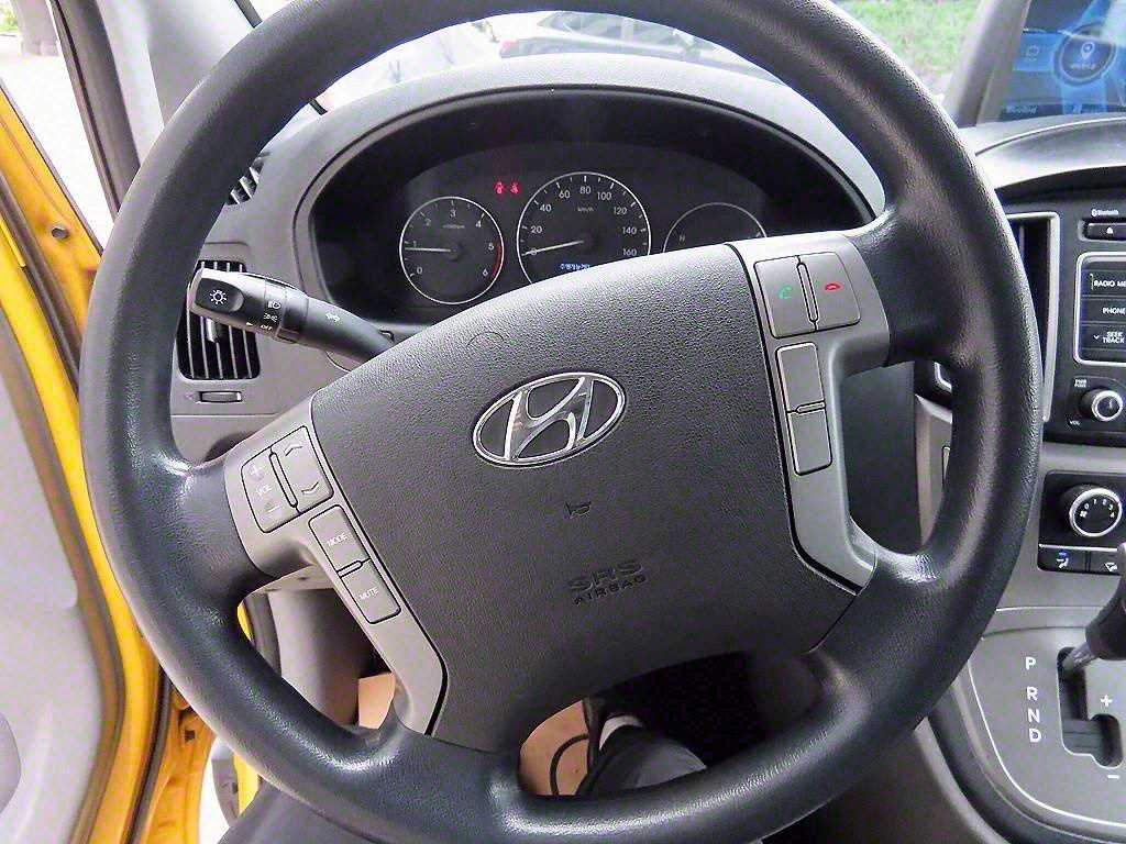 HYUNDAI Starex - Vista 9