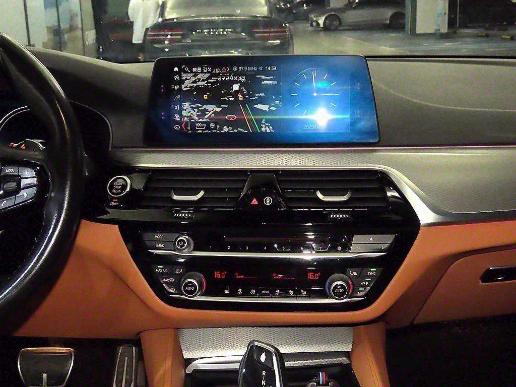 BMW 5 Series - Vista 10