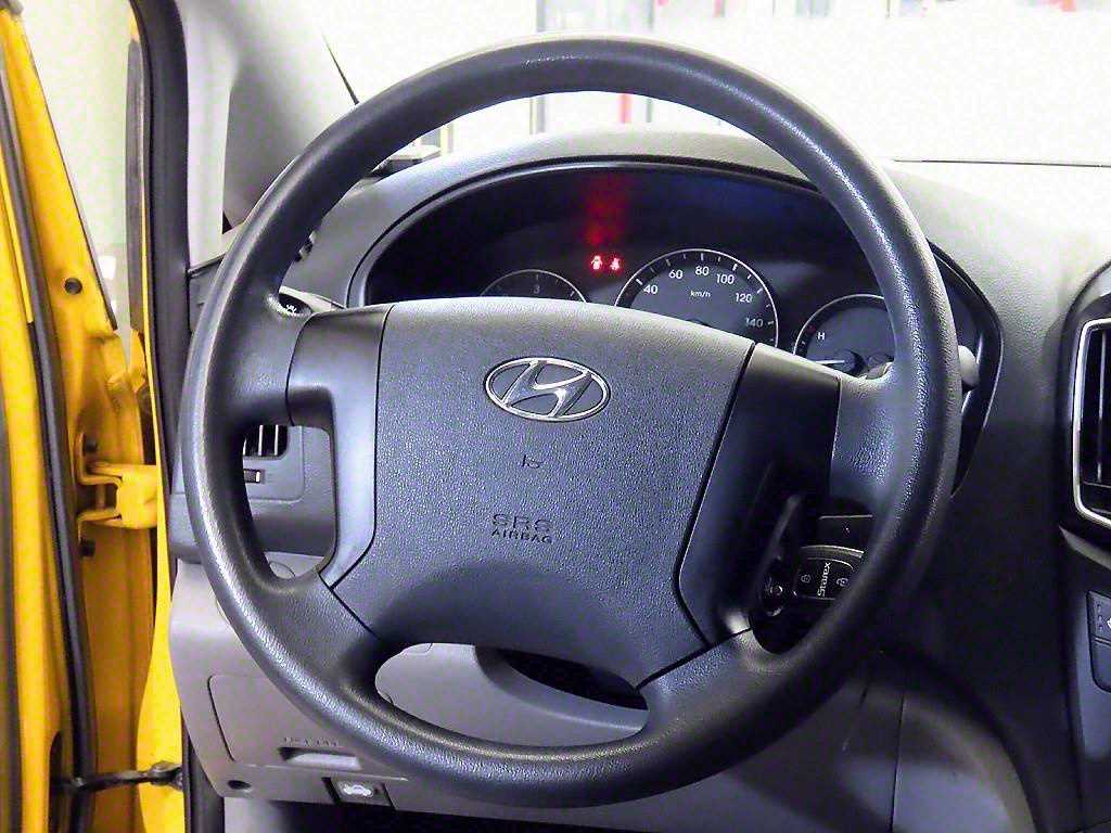 HYUNDAI Starex - Vista 8