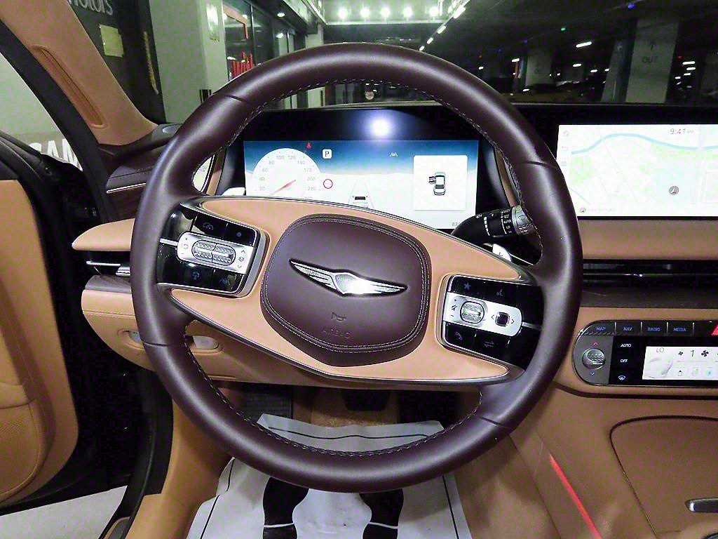 Genesis G90 - Vista 8