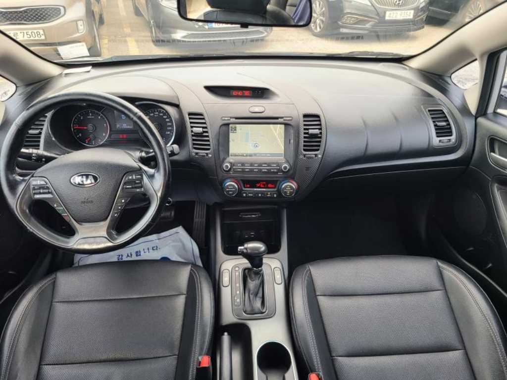 KIA K3 - Vista 8