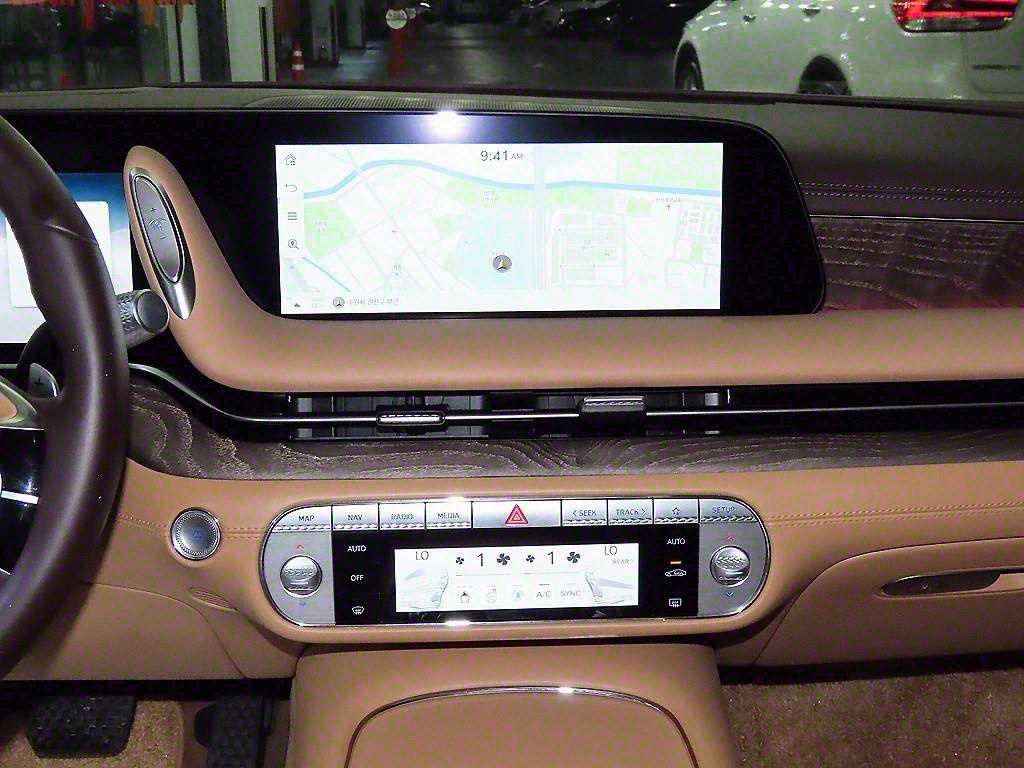 Genesis G90 - Vista 11