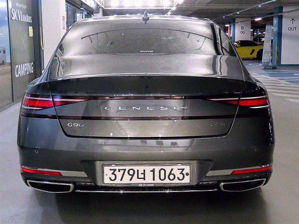 Genesis G90 - Vista 5