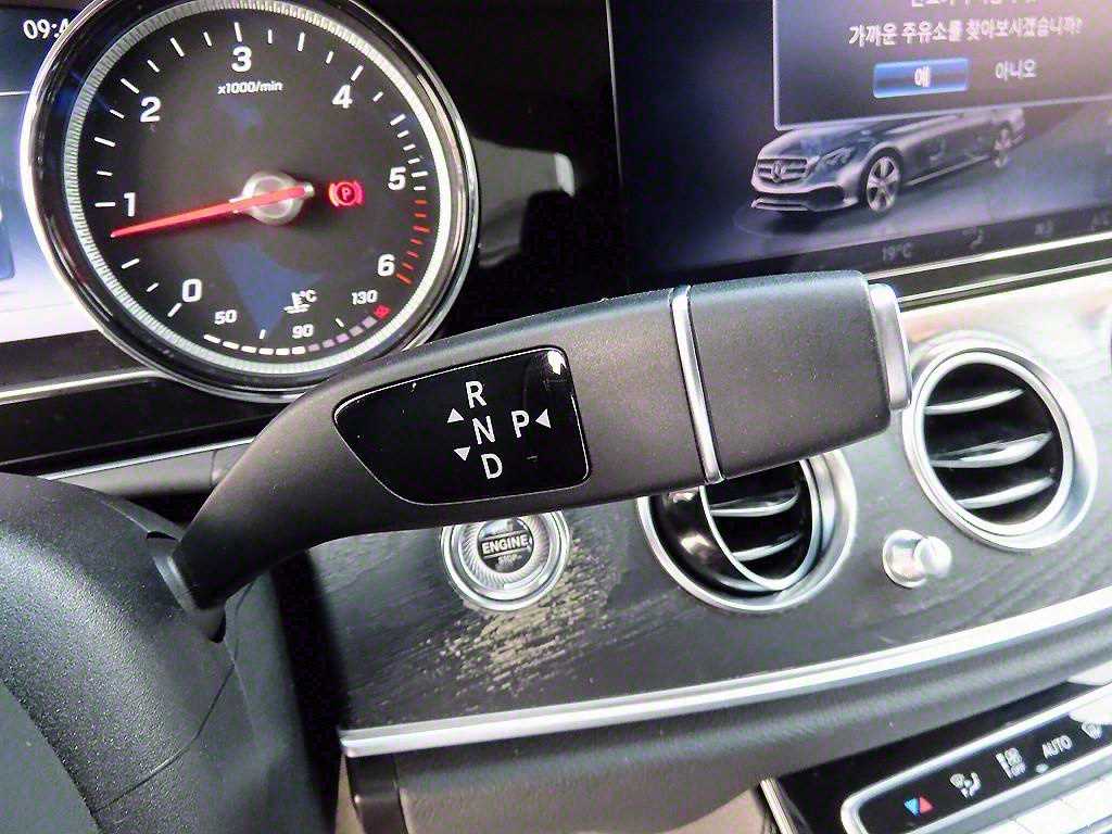 Mercedes Benz E class - Vista 11