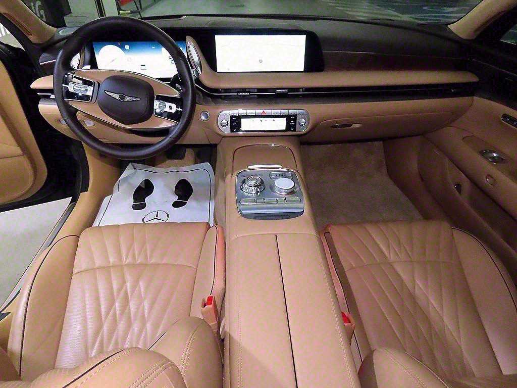 Genesis G90 - Vista 10