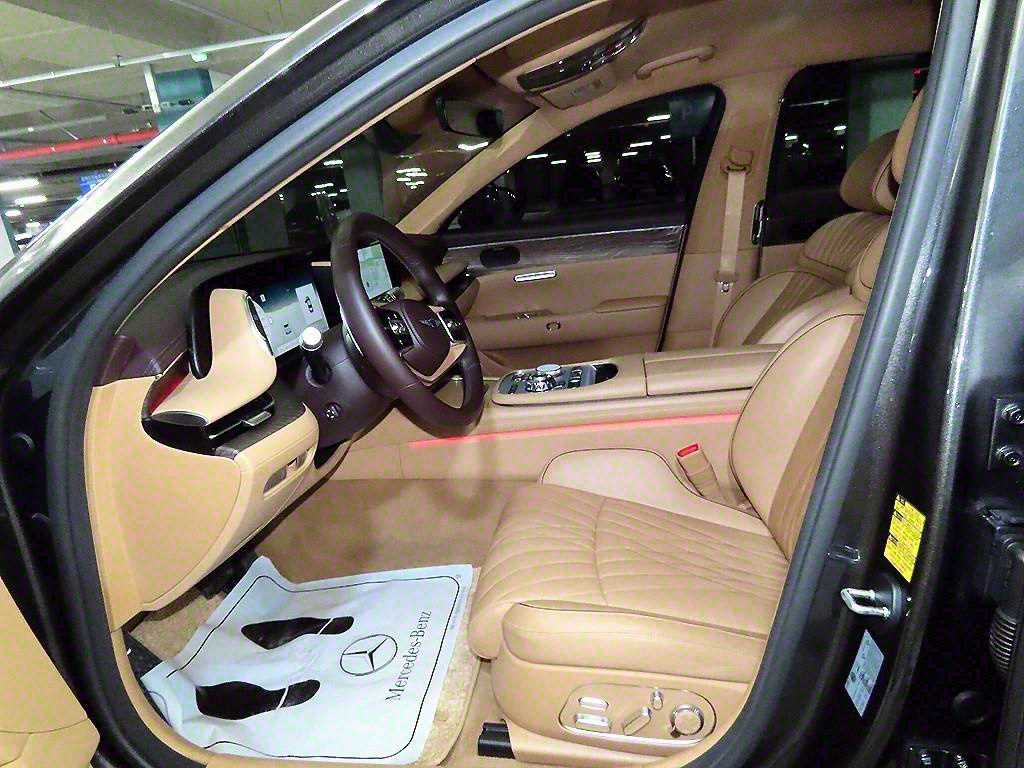 Genesis G90 - Vista 6