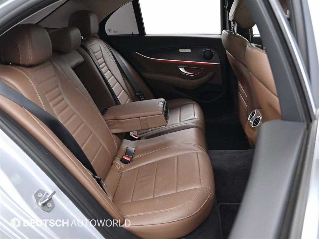 Mercedes Benz E class - Vista 12