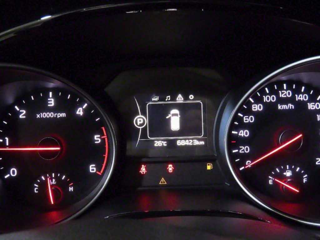 KIA Carnival - Vista 10