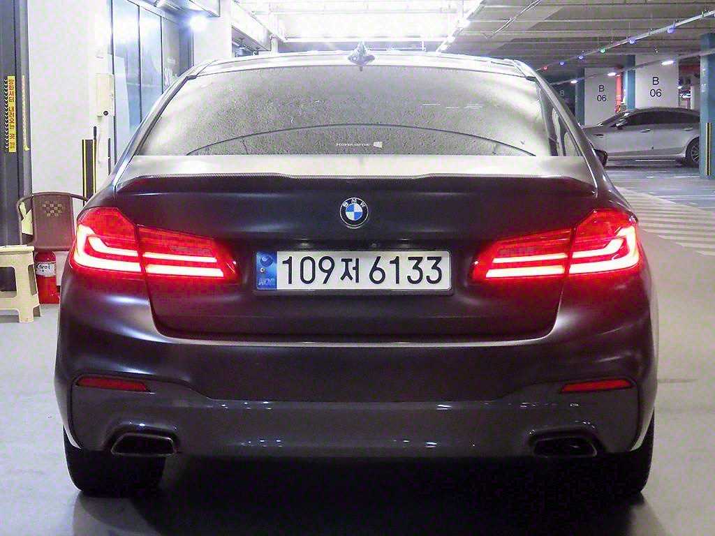 BMW 5 Series - Vista 5