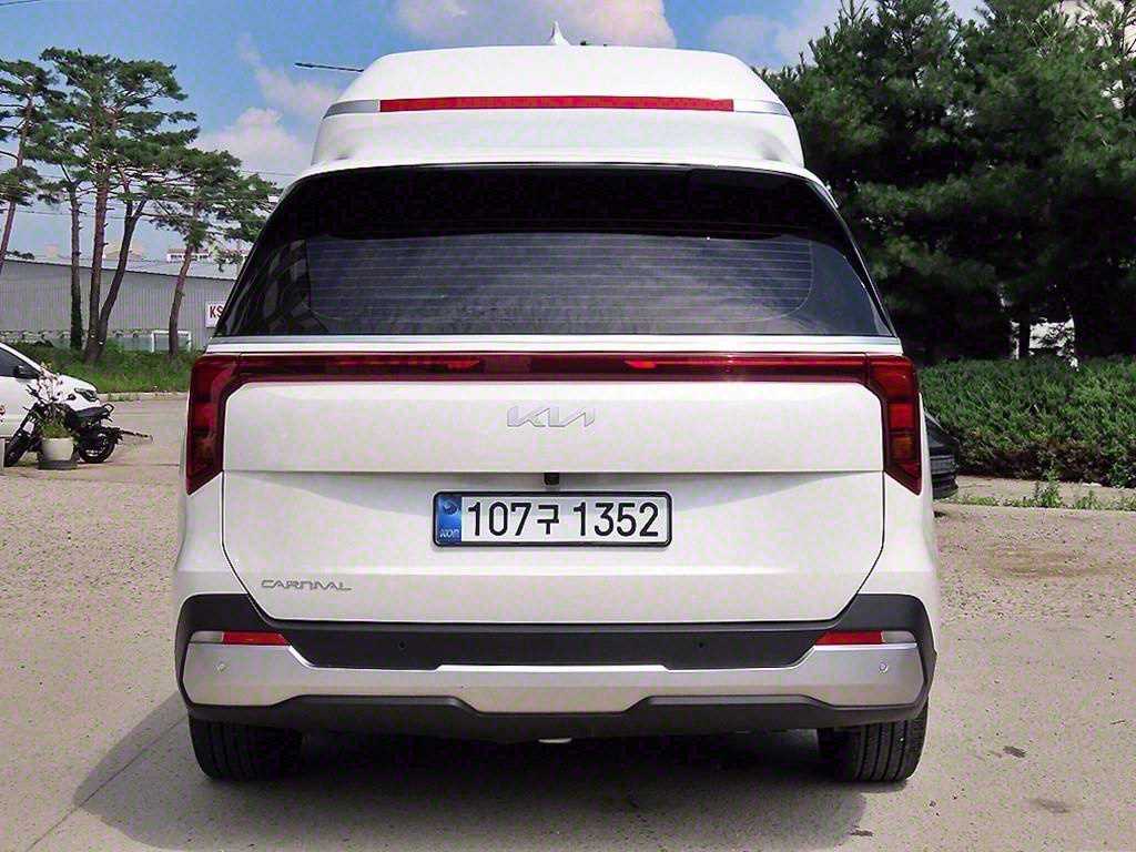 KIA Carnival - Vista 4