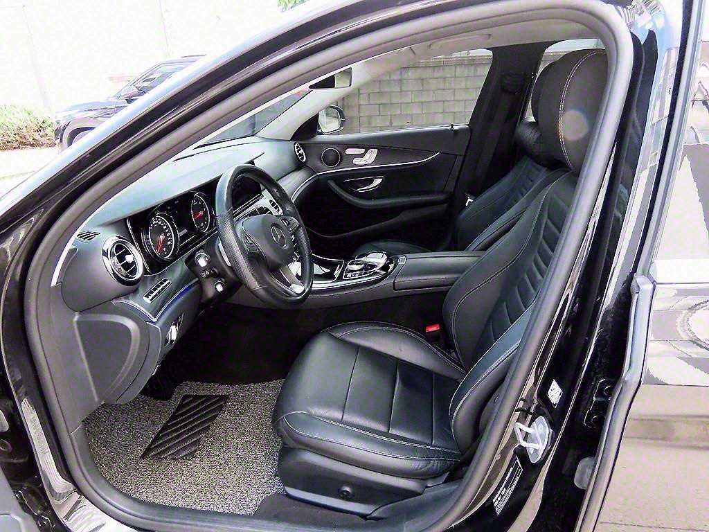 Mercedes Benz E class - Vista 5