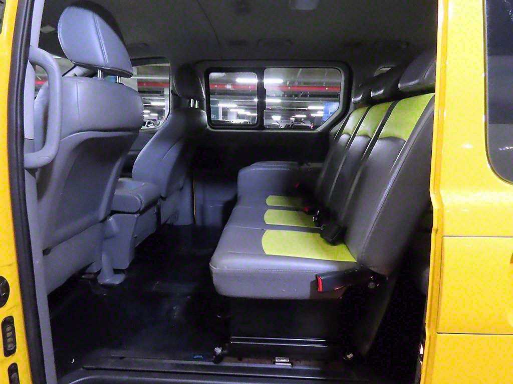 HYUNDAI Starex - Vista 7