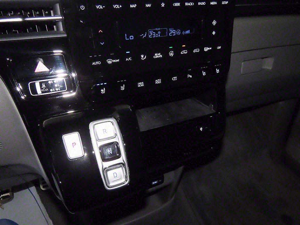 HYUNDAI Staria - Vista 12