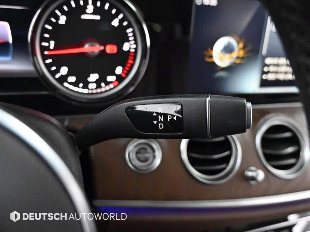 Mercedes Benz E class - Vista 9