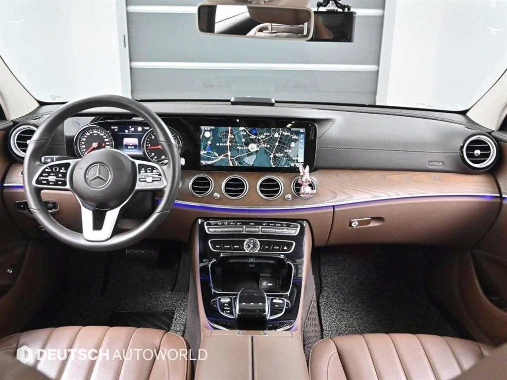 Mercedes Benz E class - Vista 7