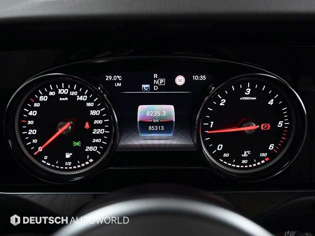 Mercedes Benz E class - Vista 8