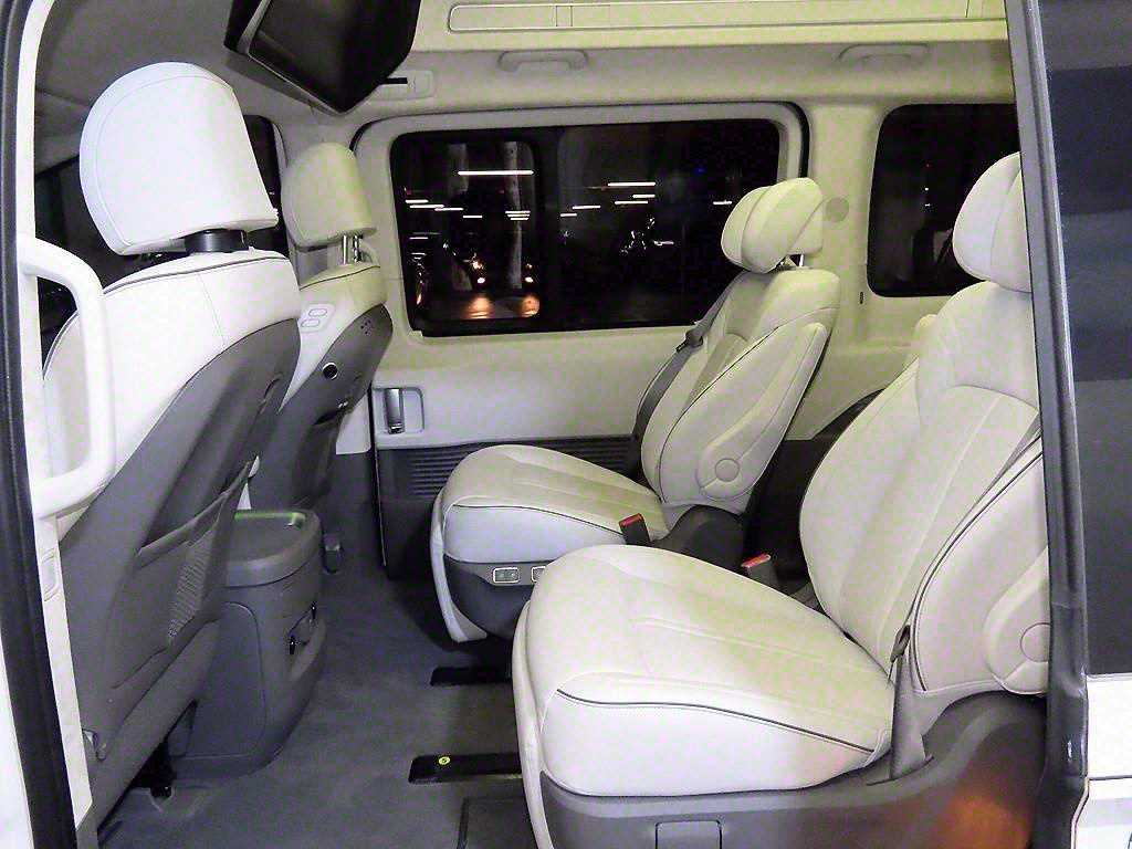 HYUNDAI Staria - Vista 7