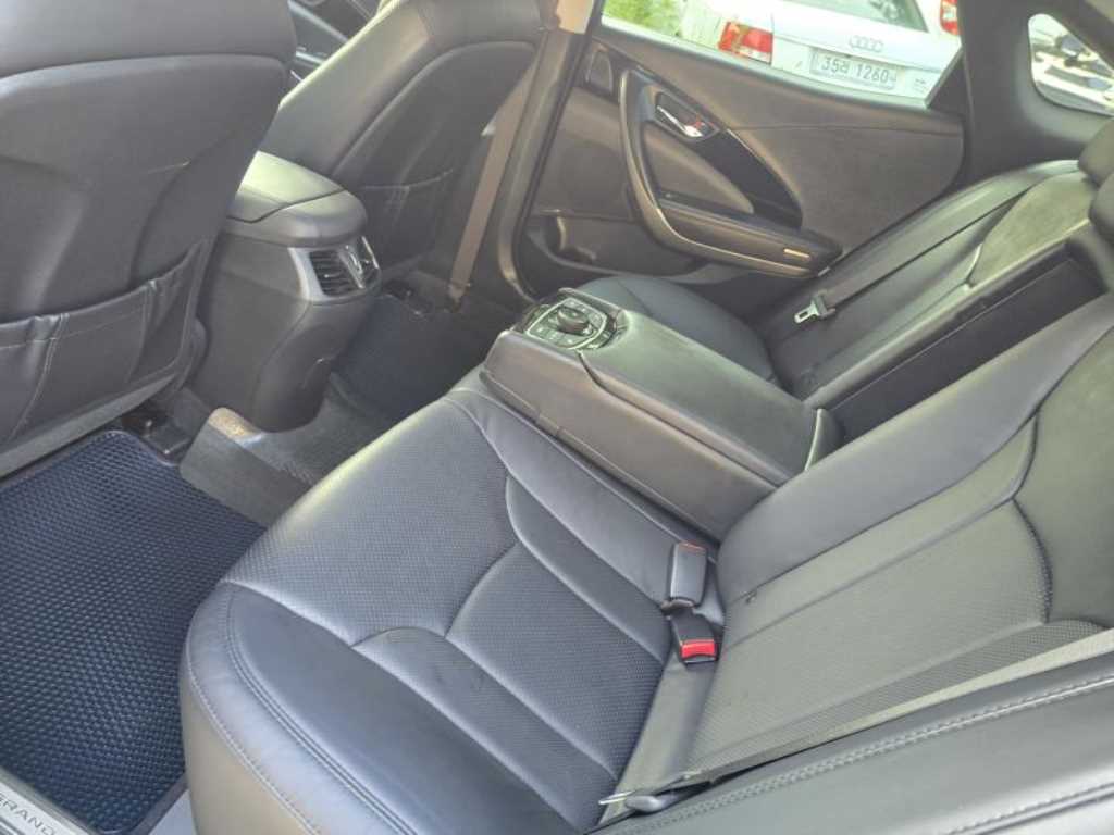 HYUNDAI Grandeur - Vista 9