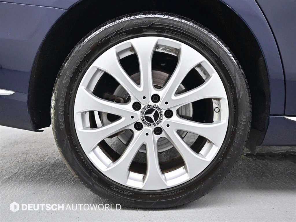 Mercedes Benz E class - Vista 5