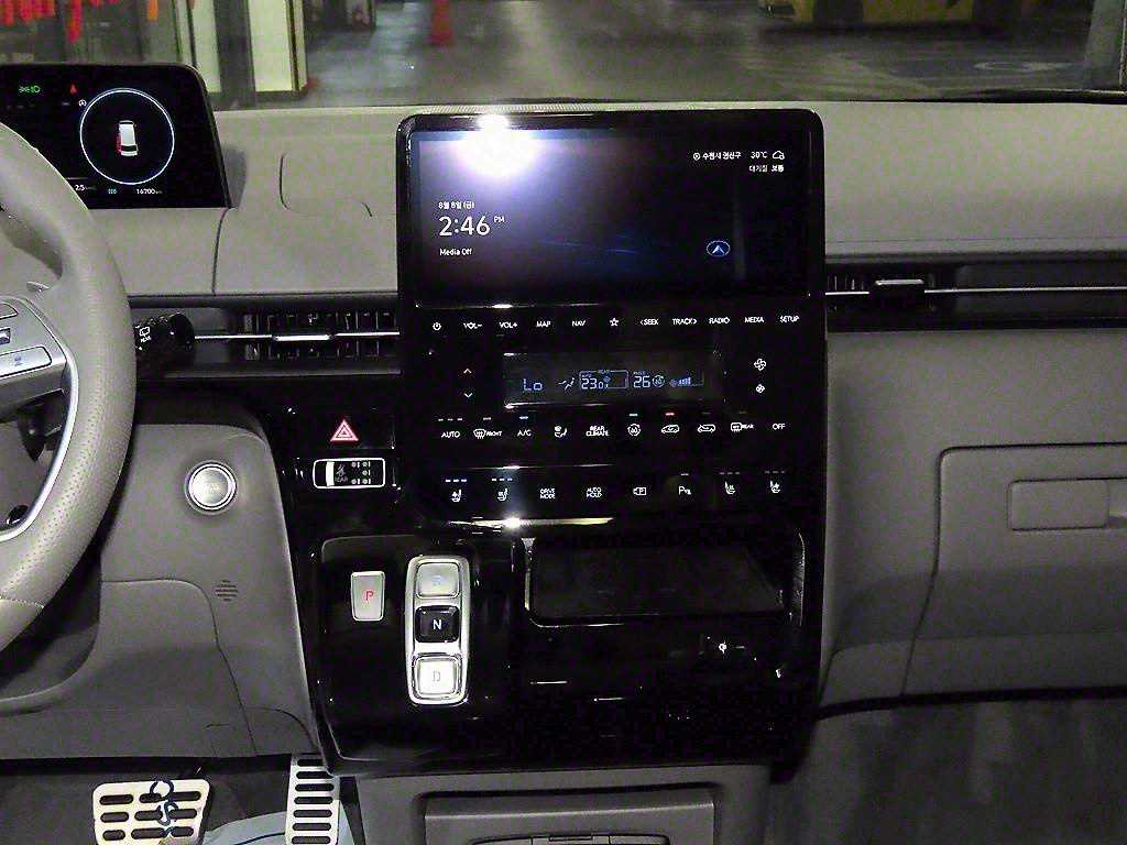 HYUNDAI Staria - Vista 11