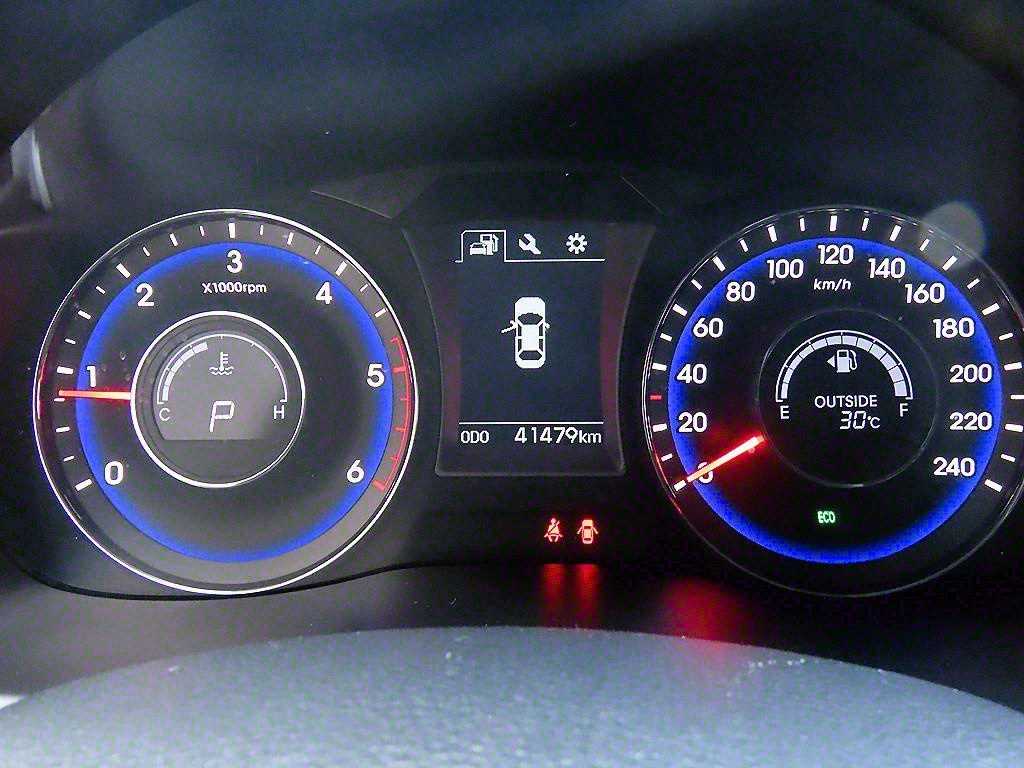 HYUNDAI i40 - Vista 9