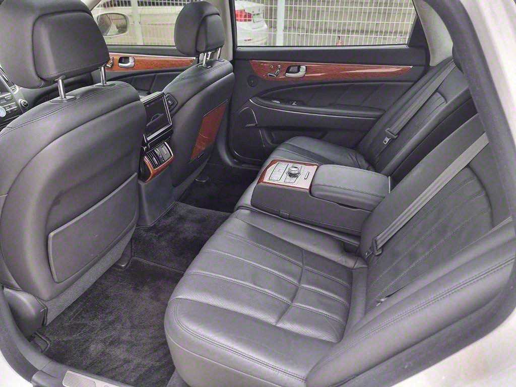 HYUNDAI Equus - Vista 6