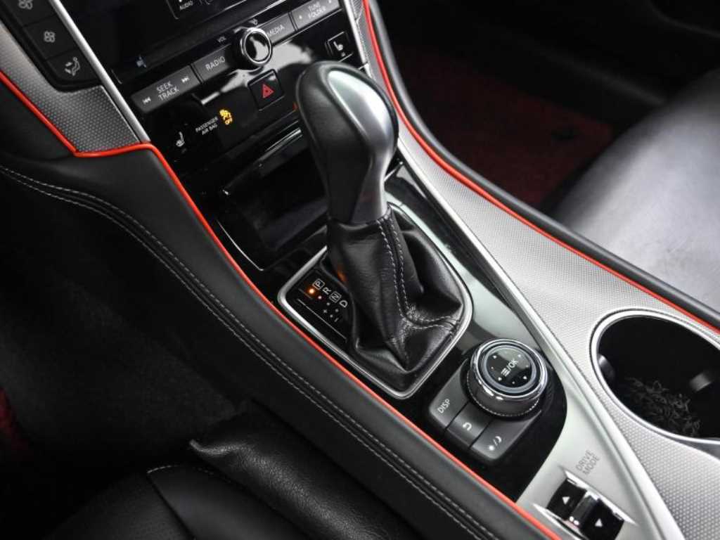 Infiniti Q - Vista 9