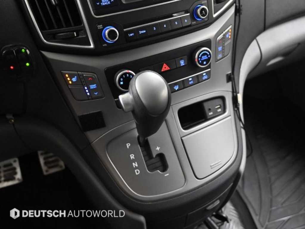 HYUNDAI Starex - Vista 9