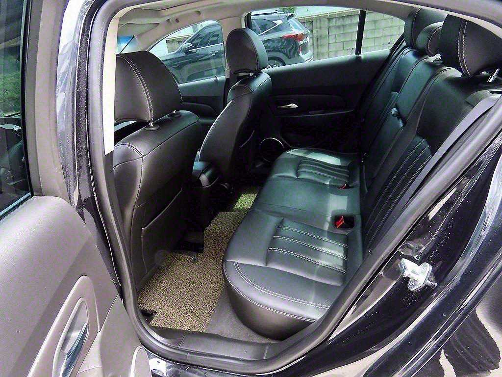 Chevrolet Cruise - Vista 6